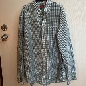 Men’s Izod Plaid long sleeve button down dress shirt. Size L